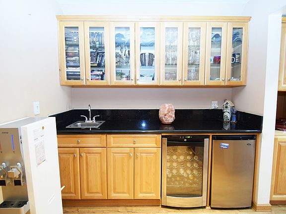 5th image of 1328 N Columbus Ave Unit 2
