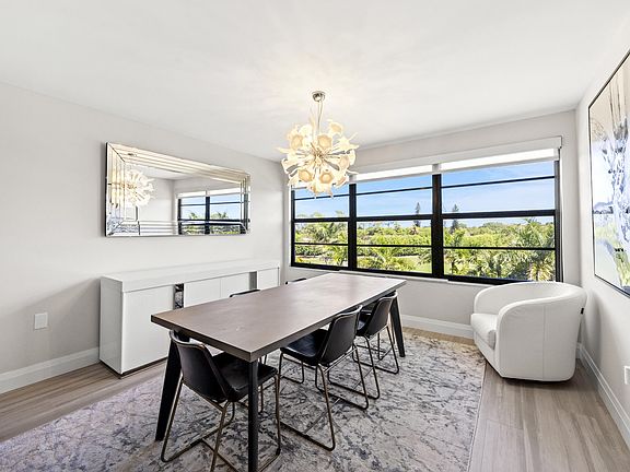 3rd image of 6061 Balboa Circle #403