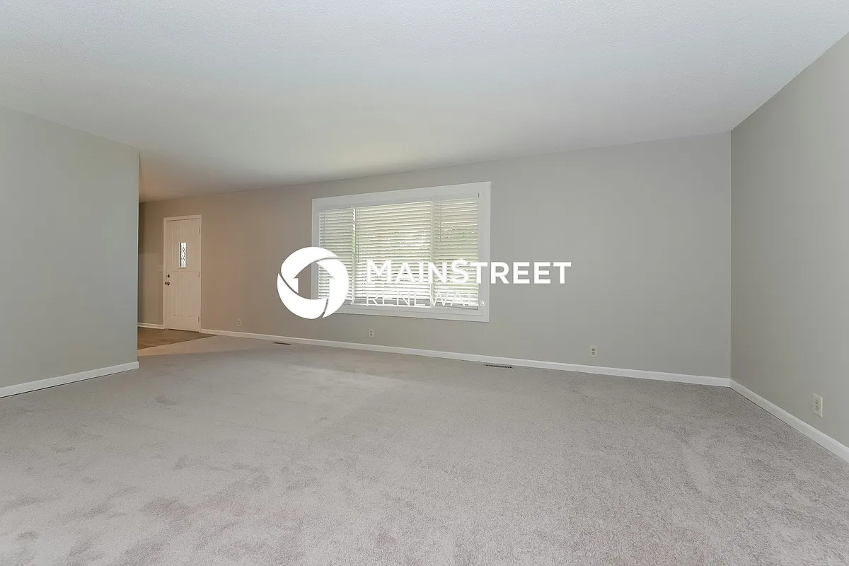 Living Room - 6400 Longview Rd