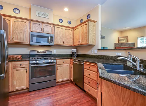 10595 NE Kingston Meadows Cir Photo 1
