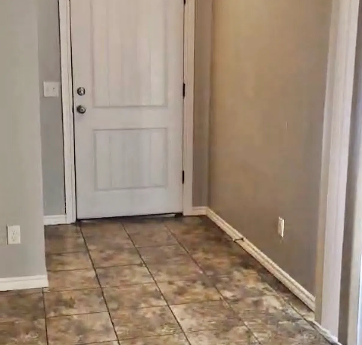 3 bed, 1250 sqft, $1,460 — Photo 3