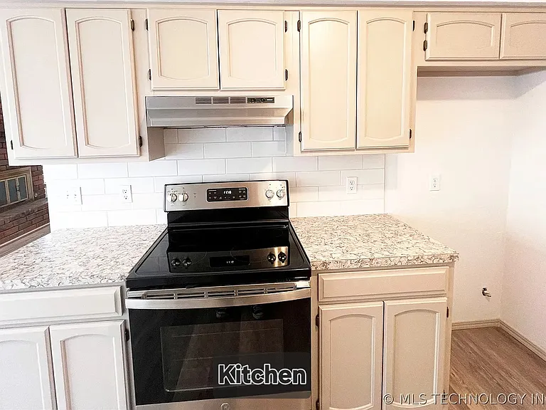 6717 S Saint Louis Ave — Photo 15
