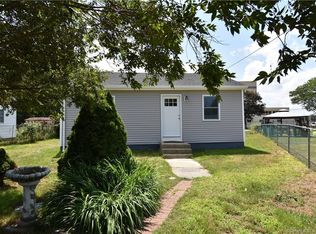 35 Lewiston Ct, Groton, CT 06340