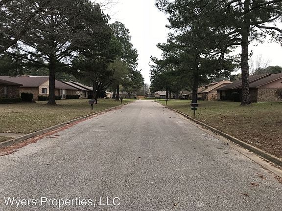 4th image of 2109A Oak Hollow St