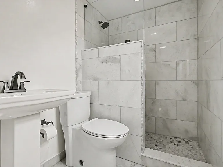 4515 Camberwell Rd — Photo 17