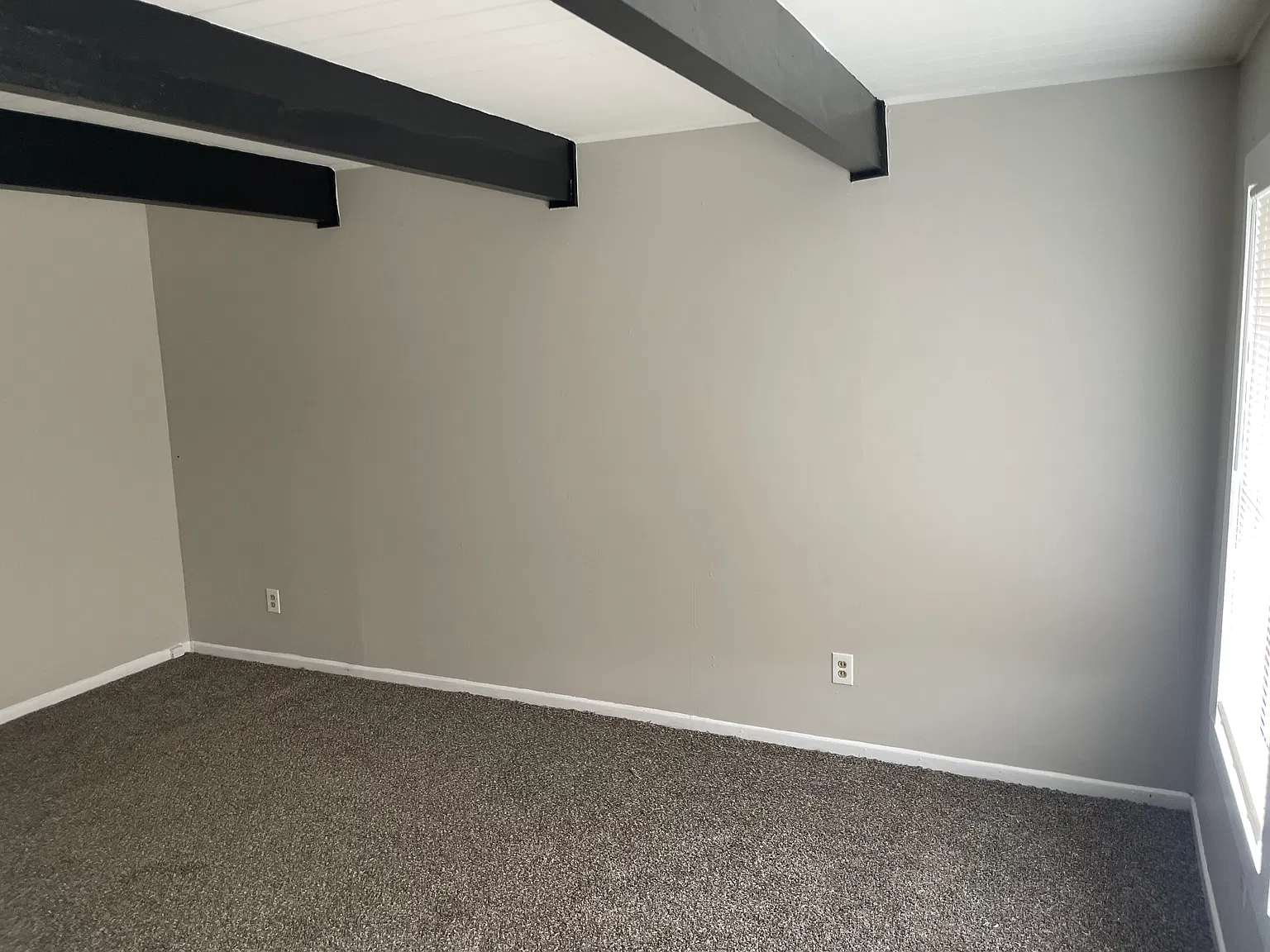 3 bed, 1.5 bath, 1100 sqft, $1,250 — Photo 3