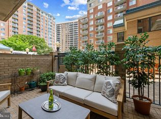 Lexington Square, Arlington, VA 22203
