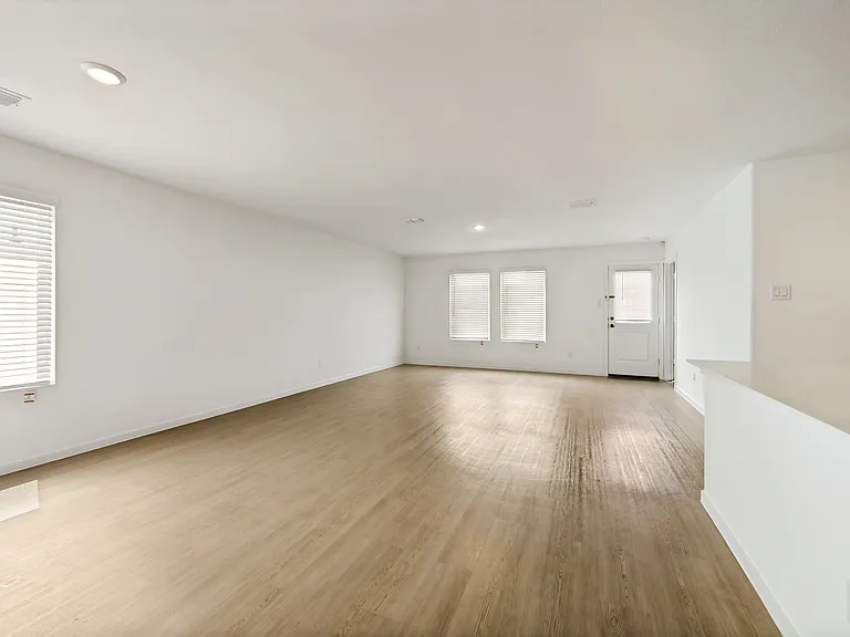 4013 Drifters Bend Dr — Photo 3