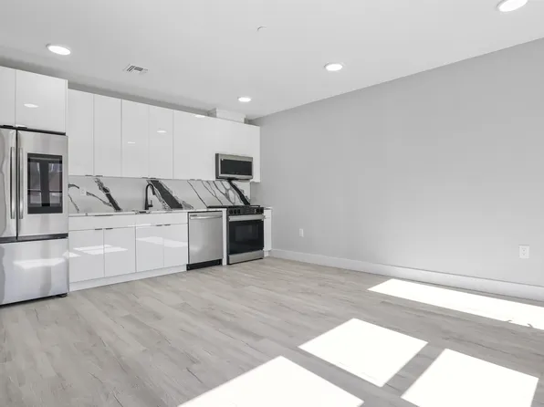 187 Culver Avenue image 2 of 16