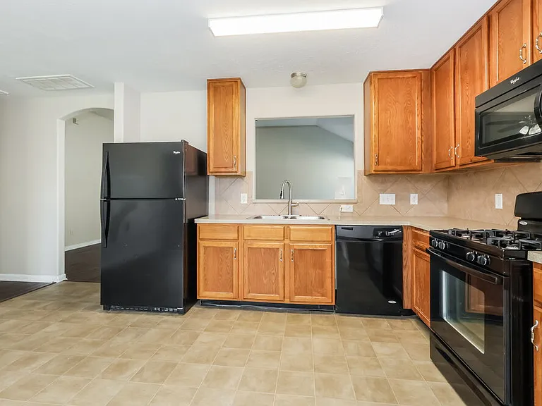 4018 Falvel Shadow Creek Dr — Photo 7