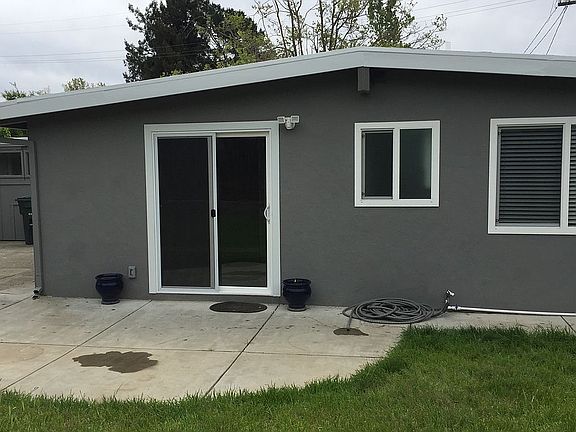 4th image of 24 Joan Dr