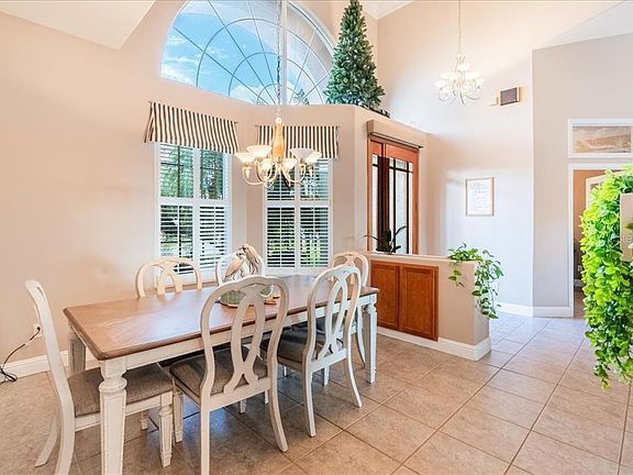 5th image of 3224 Countryside View Dr
