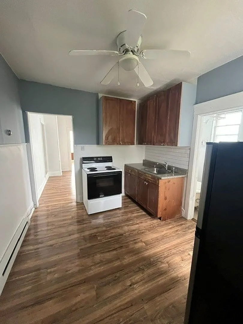 15 W High St — Photo 3
