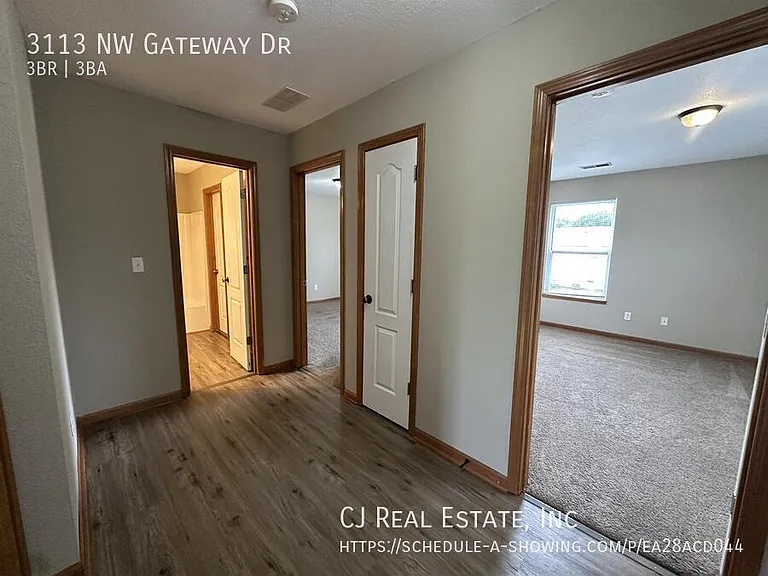 3113 NW Gateway Dr — Photo 7