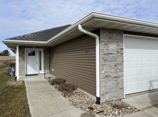 121 Alan Ave SW APT A, Swisher, IA 52338