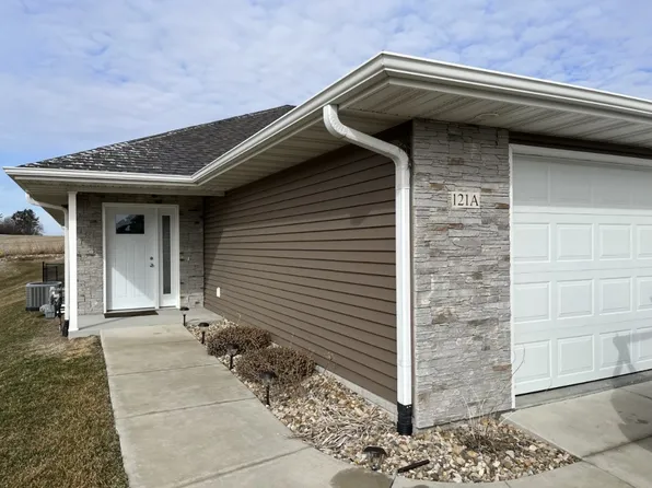 121 Alan Ave SW APT A, Swisher, IA 52338