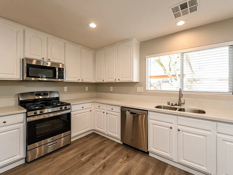 7424 Scottish Castle Ave — Photo 8