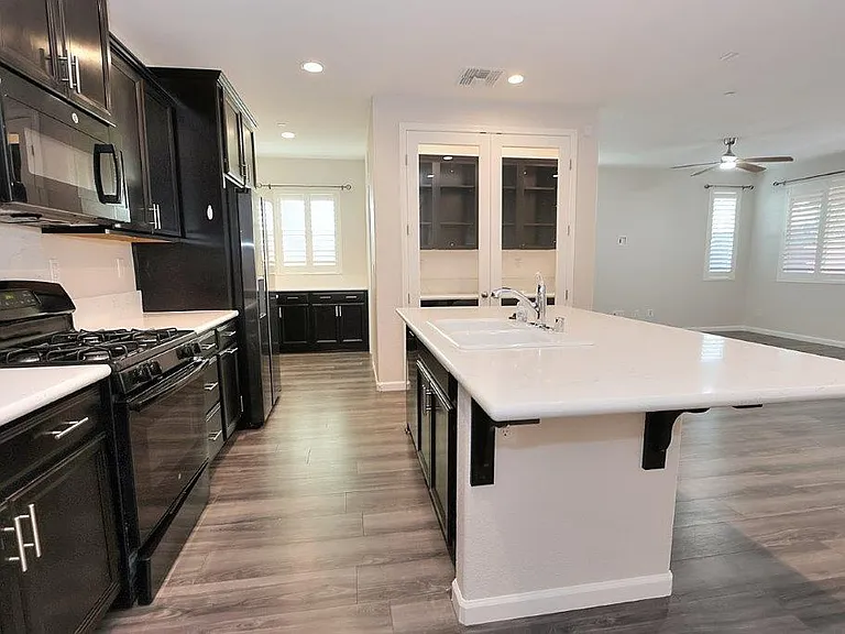 9049 Hourglass Cir — Photo 14