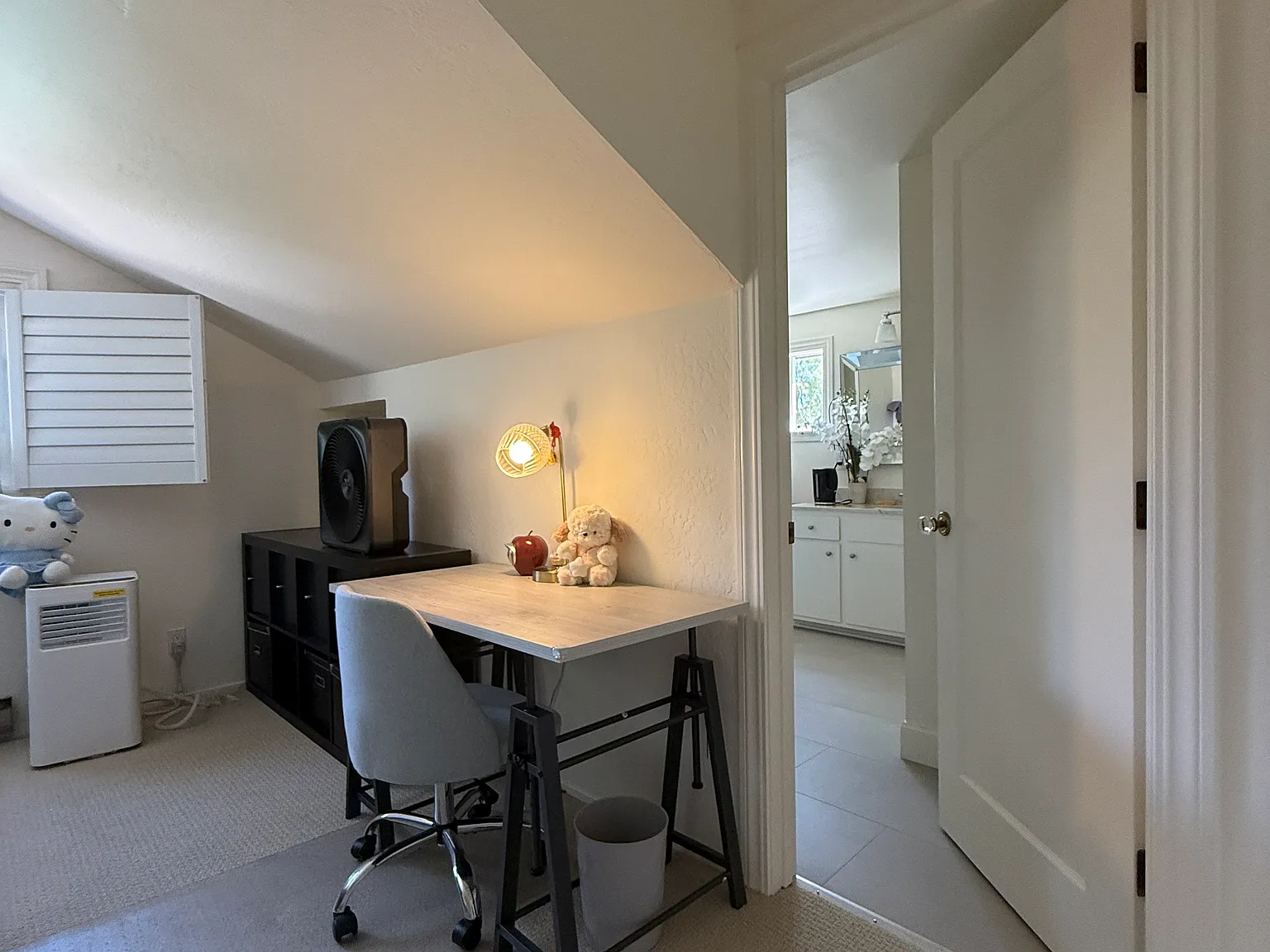 1637 Mariposa Ave — Photo 1