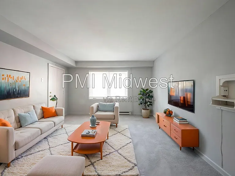 3725 N Sherman Dr #7 — Photo 5