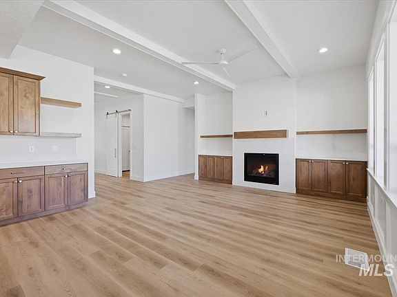 4th image of 446 W Millstone St