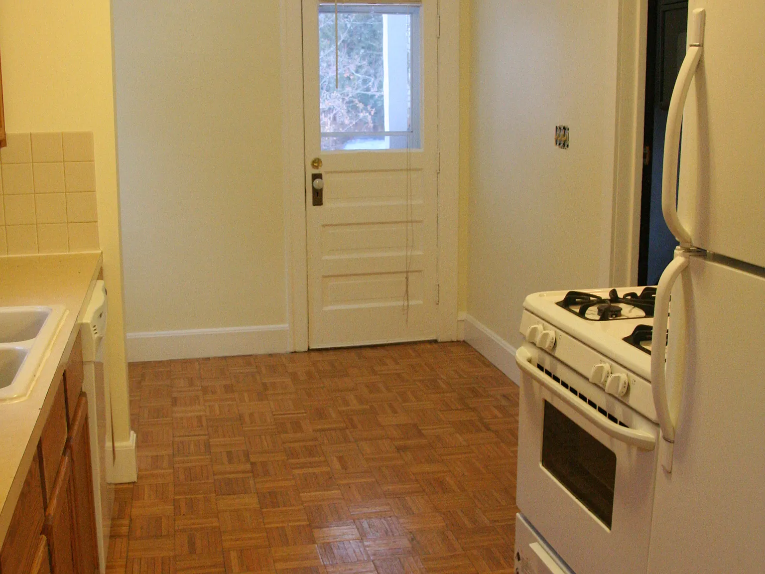 2 bed, 1230 sqft, $1,300 — Photo 3