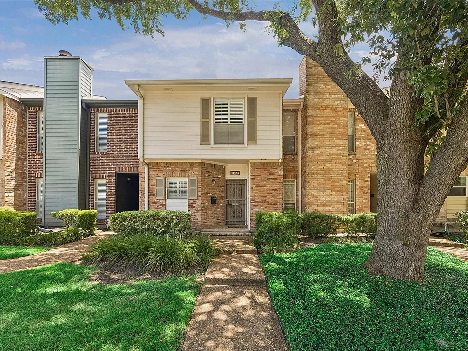 1035 Fountain View Dr