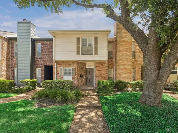 1035 Fountain View Dr, Houston, TX 77057
