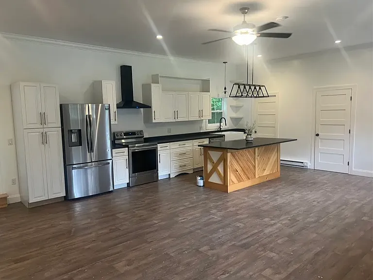 5700 Gulf Rd — Photo 1
