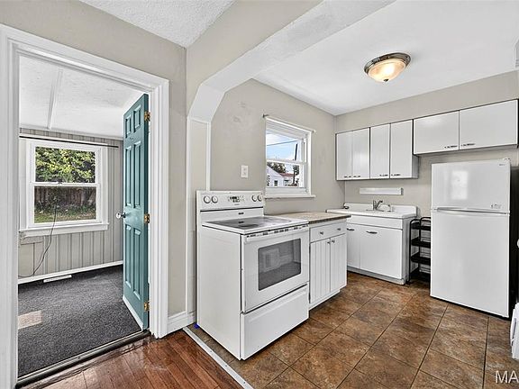 5th image of 5529 Fyler Ave
