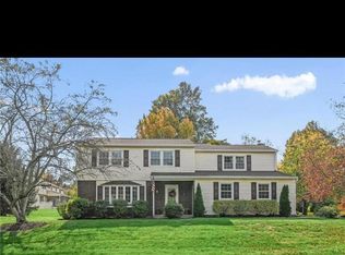 1660 Cross Ln, Bethlehem, PA 18015