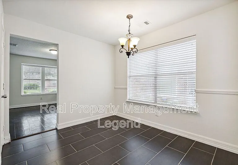 5012 Boxwood Ln — Photo 11