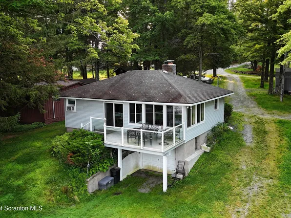 57 Lake Shore Dr, Equinunk, PA 18417