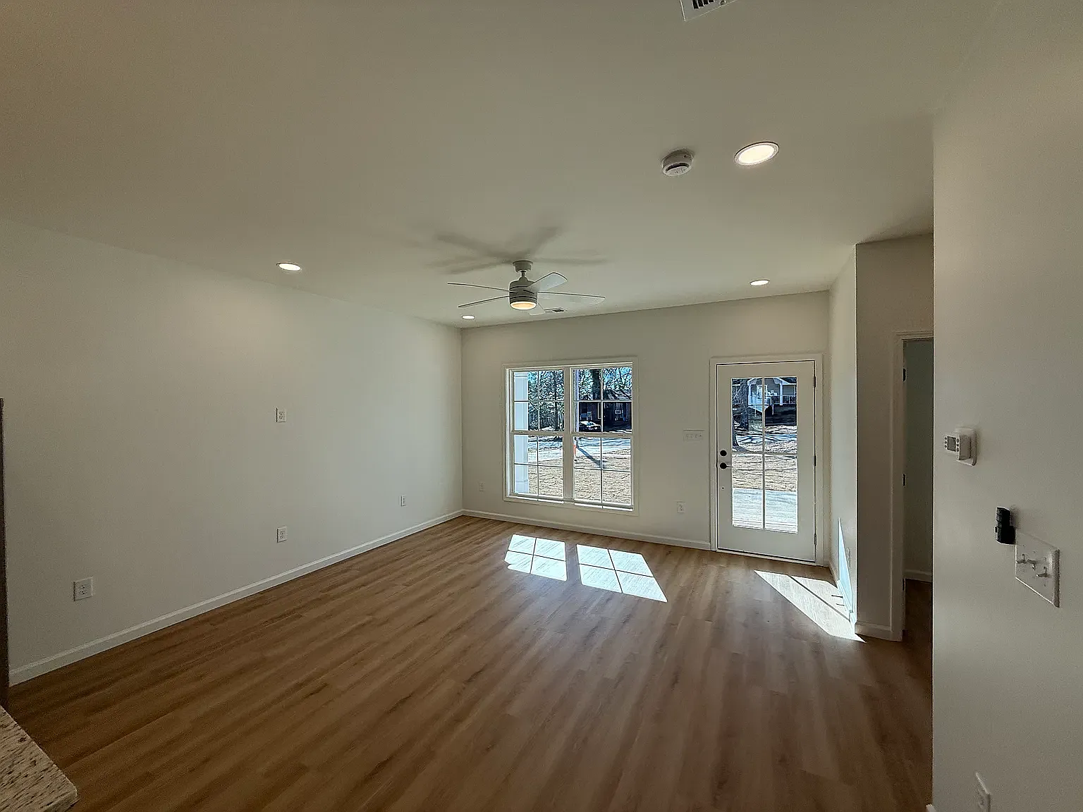 3 bed, 1559 sqft, $1,750 — Photo 3