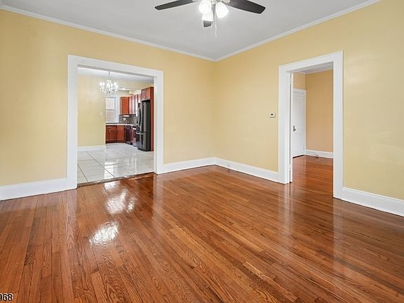 4th image of 78 Holmes St