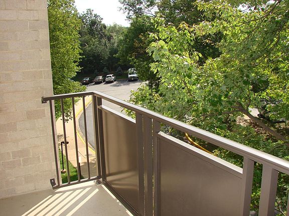 4th image of 3100 S Manchester St APT 634