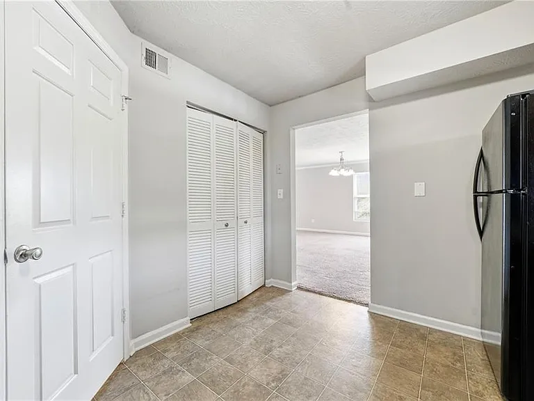 117 Brittany Ct — Photo 14