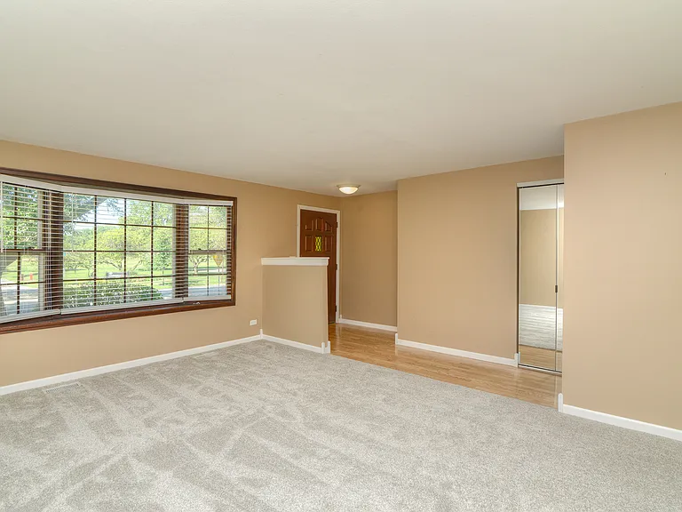 930 Sharon Ln — Photo 6