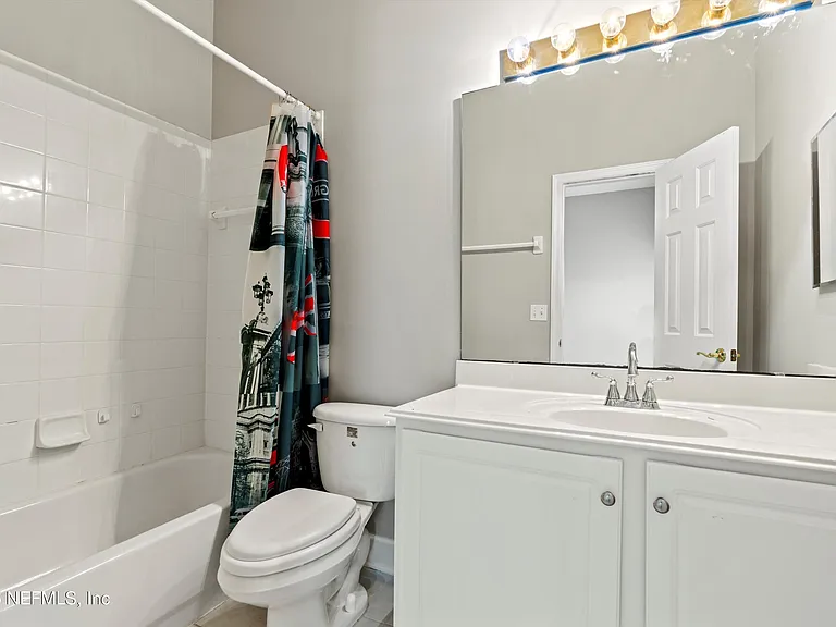 7610 Sentry Oak Cir W — Photo 26