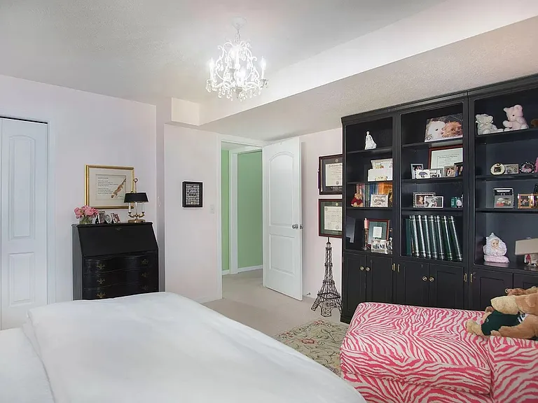 611 Brookstone St — Photo 26