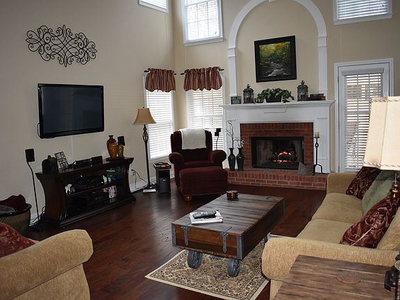 Open Floor Family Room 