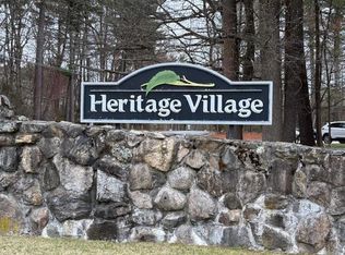 4 Heritage Village Dr APT 313, Nashua, NH 03062