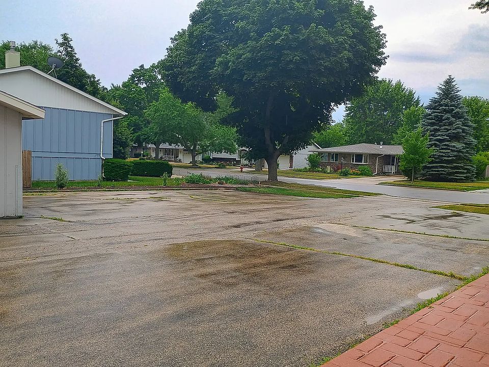Parking lot