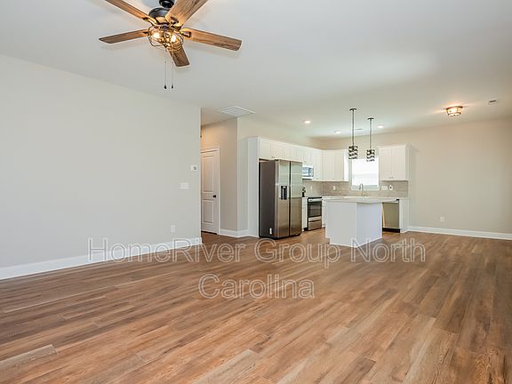 4th image of 220 N Lee St