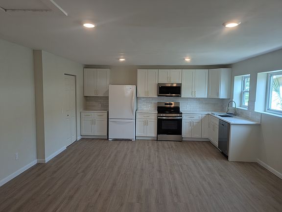 3rd image of 6772 114th St
