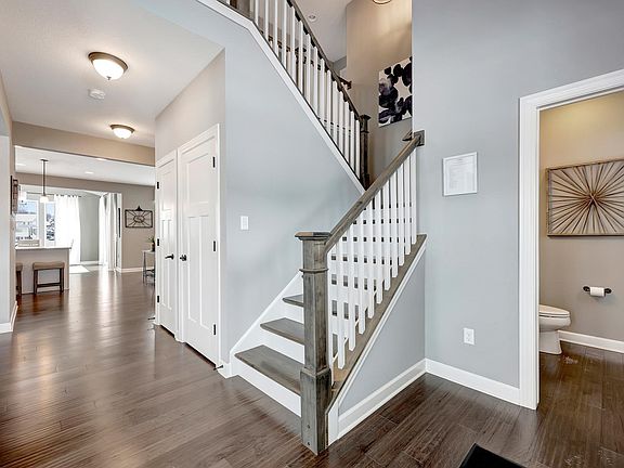 5th image of 5940 Astor Dr