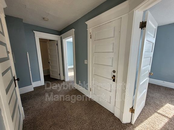 5th image of 915 Broadway N APT 3
