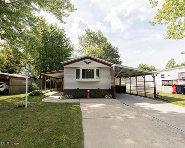 214 Hickory Cir, Elyria, OH, 44035