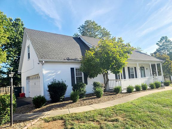 3rd image of 3012 Sir Willoughby Ct