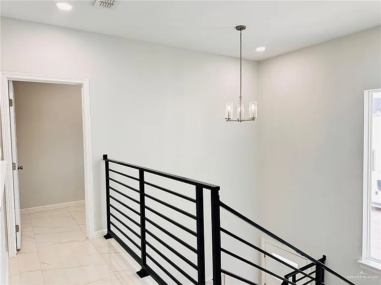 5506 N Crown Point — Photo 13
